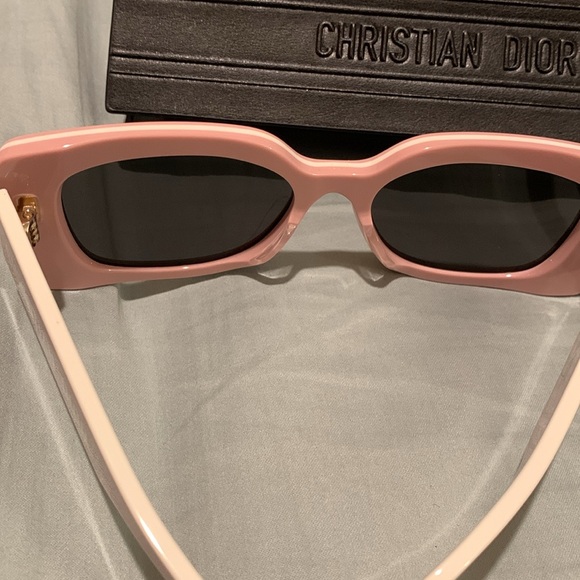Brand new and authentic limited edition fashion pink cat like sunglasses CHANEL main image 8